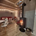 Holiday home Przystanek W Sudetach Z Jacuzzi - Za Doplata